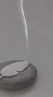 “HA KO”, beautiful leaf-shaped Japanese incense made of wash